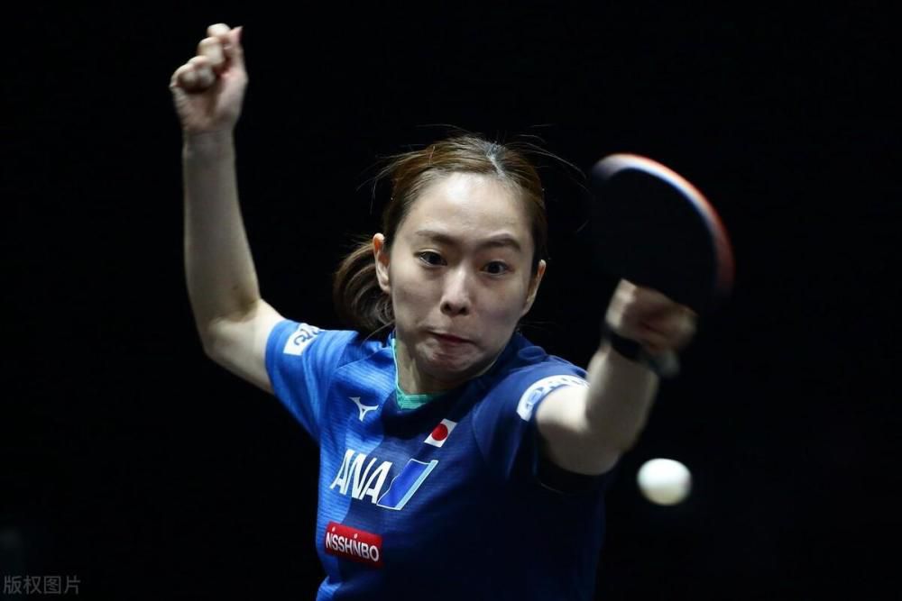 美女玩尿口